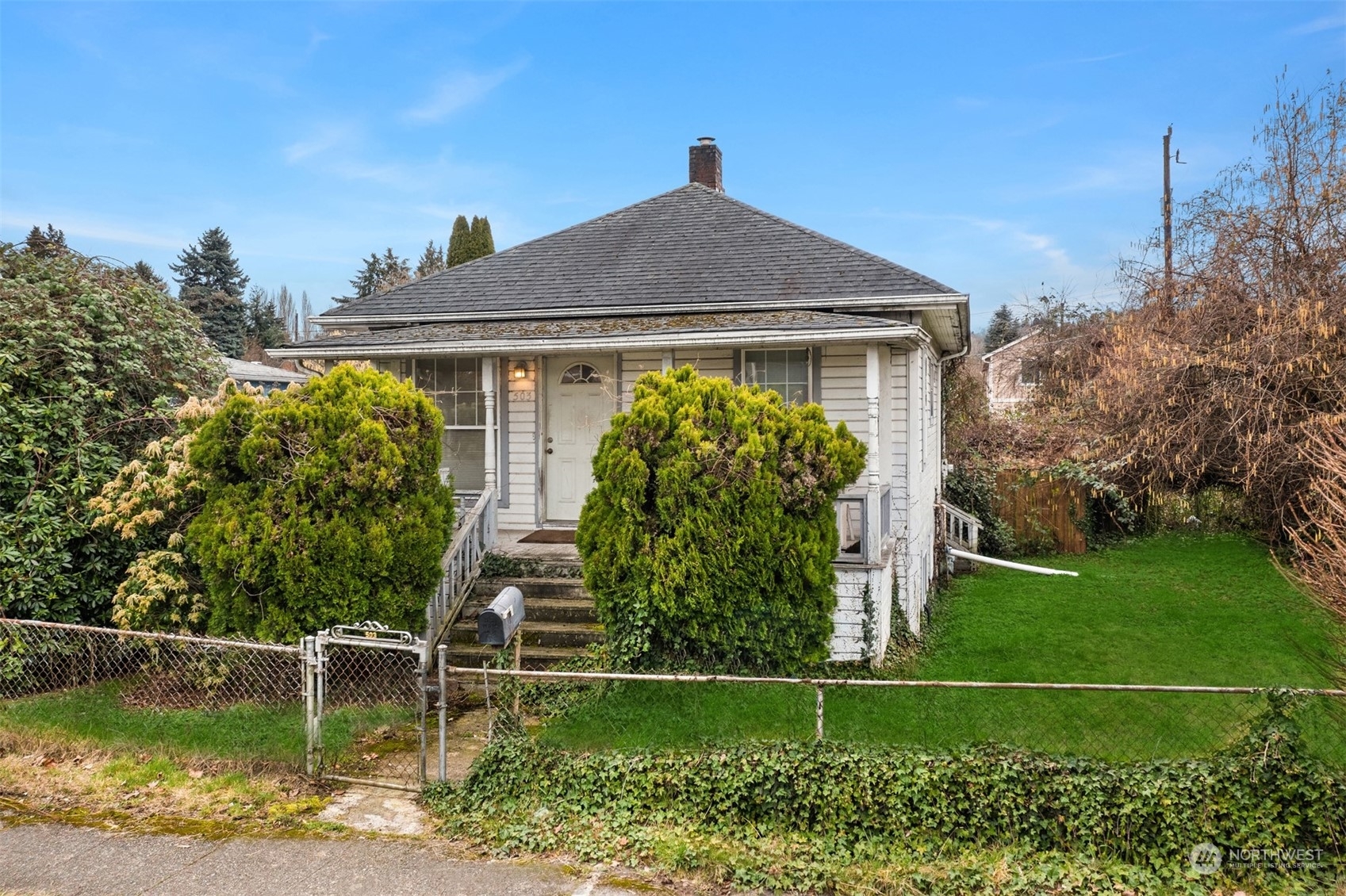 Property Photo:  503 S Donovan Street  WA 98108 