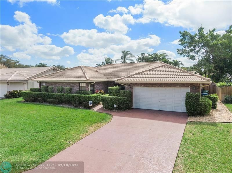 Property Photo:  10826 NW 10th Place  FL 33071 
