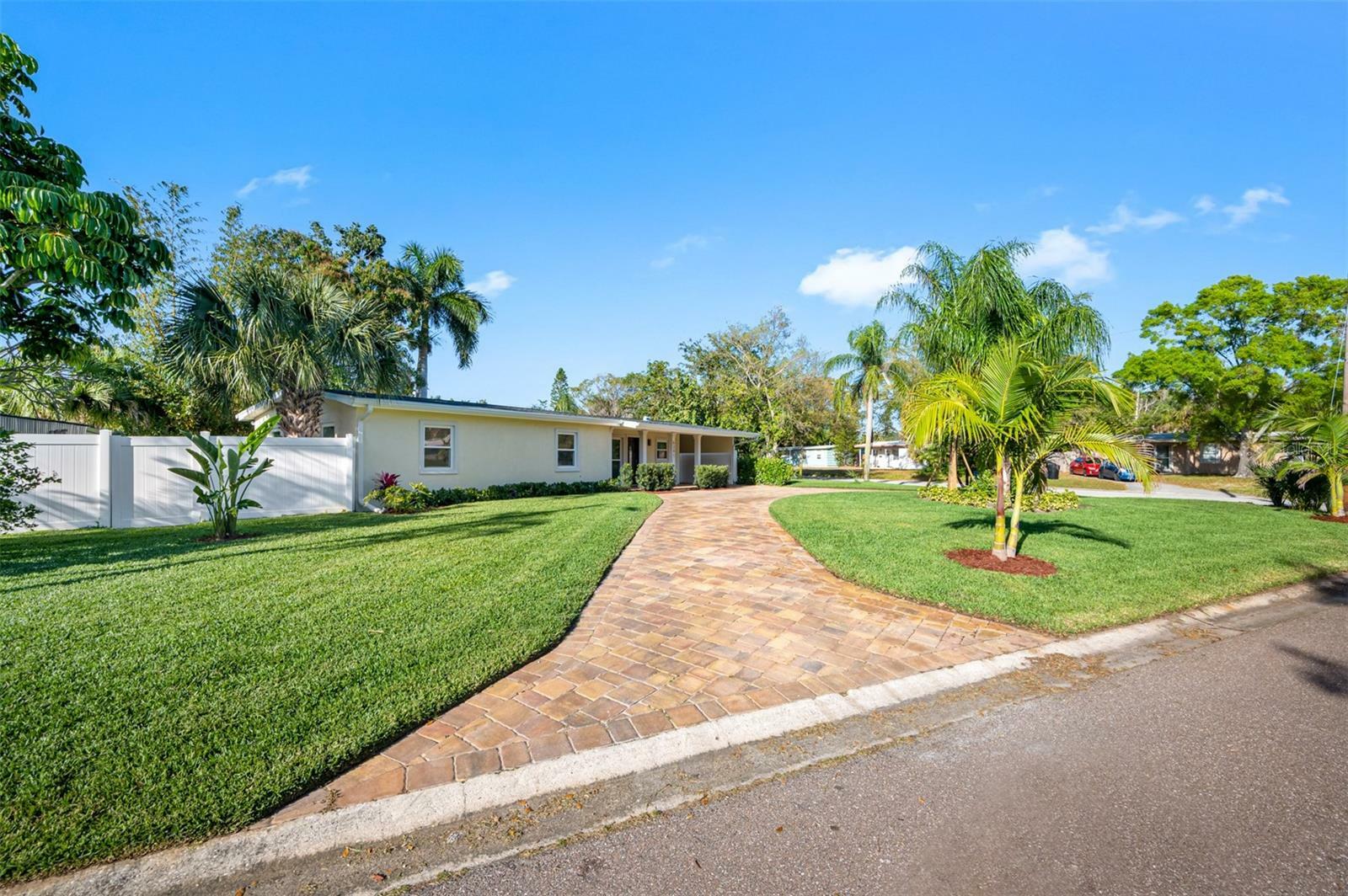 Property Photo:  4291 Neptune Drive SE  FL 33705 