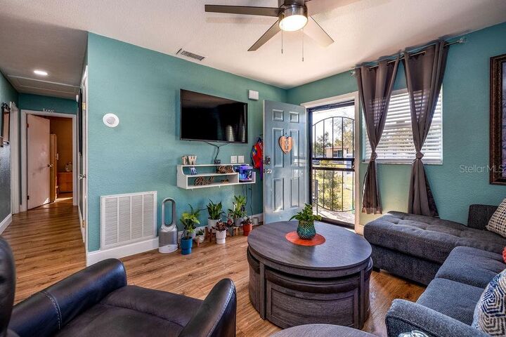 Property Photo:  808 Chippendale Street  FL 32725 