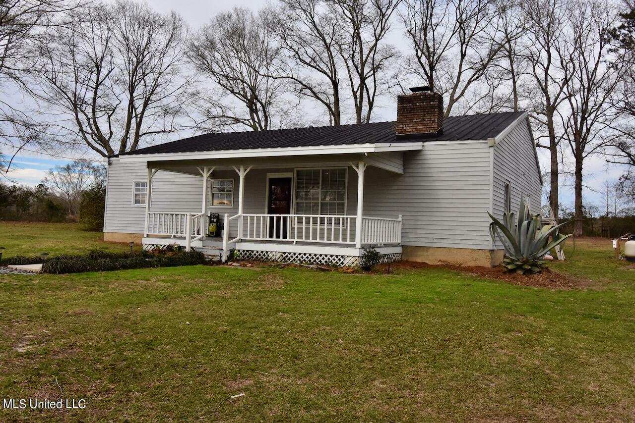 Property Photo:  568 Magnolia Road  MS 39455 