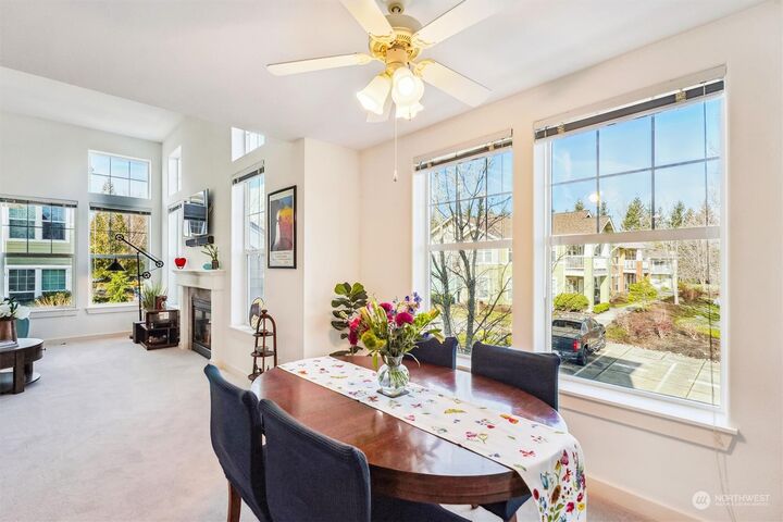 Property Photo:  7711  Fairway Avenue SE 201  WA 98065 