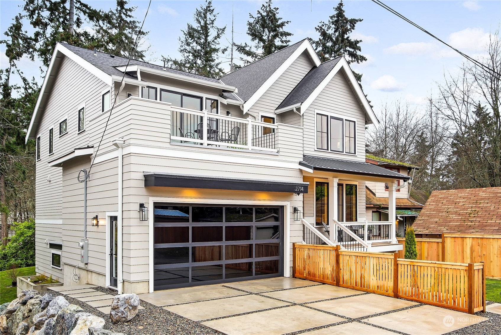 Property Photo:  2714 Fairmount Avenue SW  WA 98116 