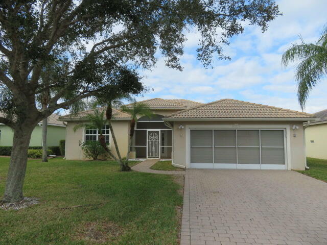 Property Photo:  589 NW Waverly Circle  FL 34983 