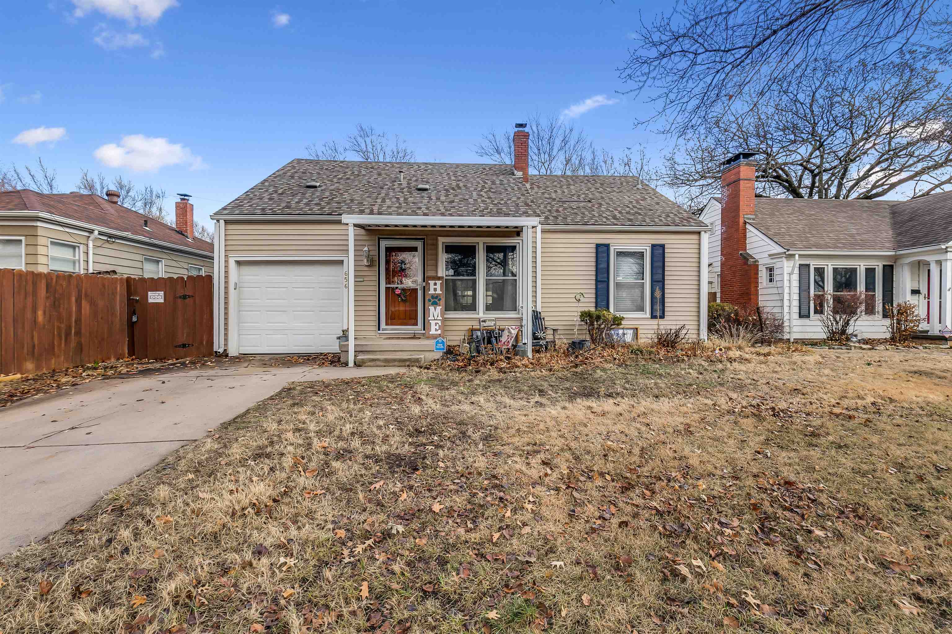 Property Photo:  656 S Roosevelt St  KS 67218 