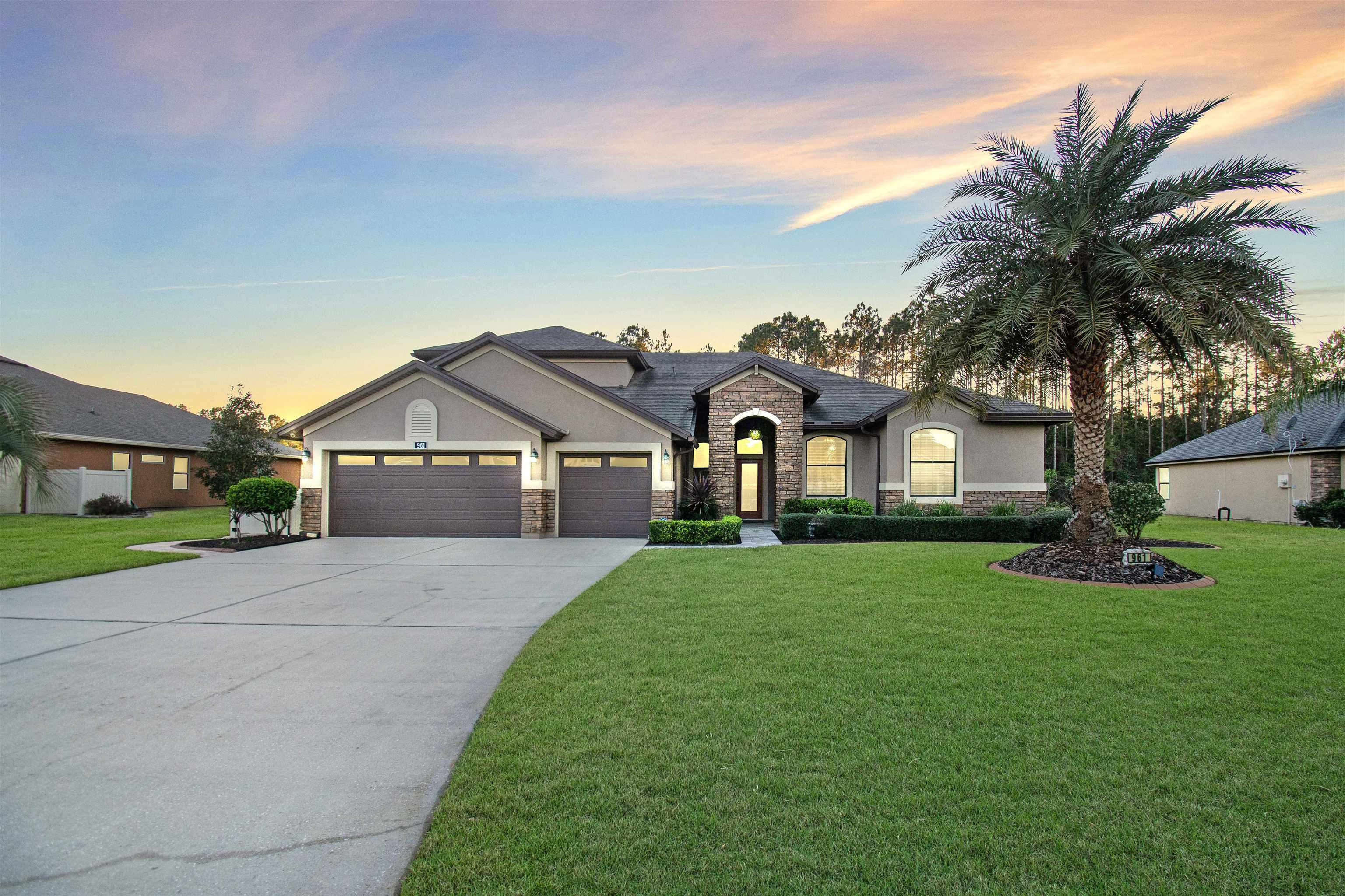 Property Photo:  961 S. Forest Creek Drive  FL 32092-3779 