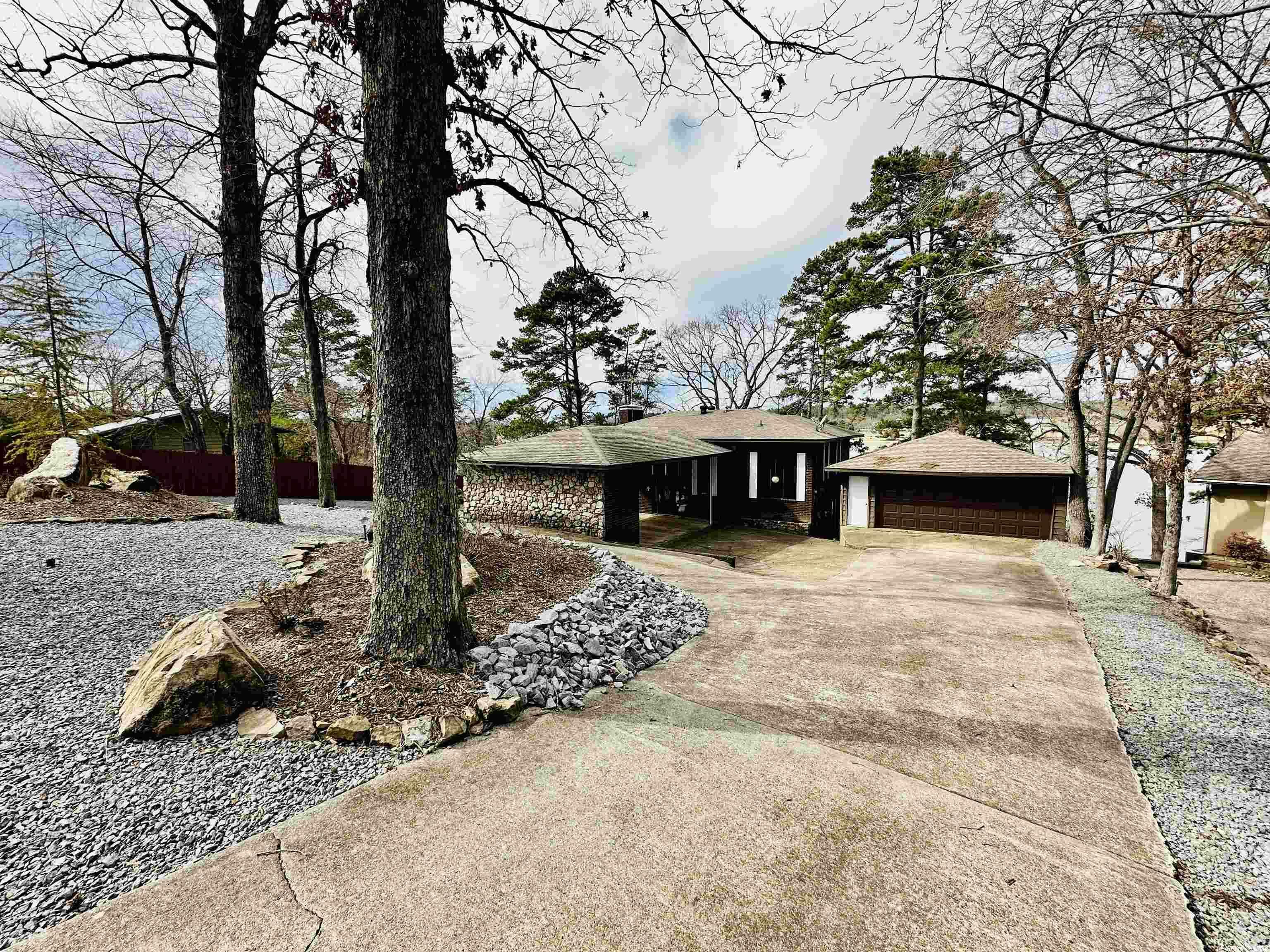 Property Photo:  750 Bayshore Lane  AR 71901 