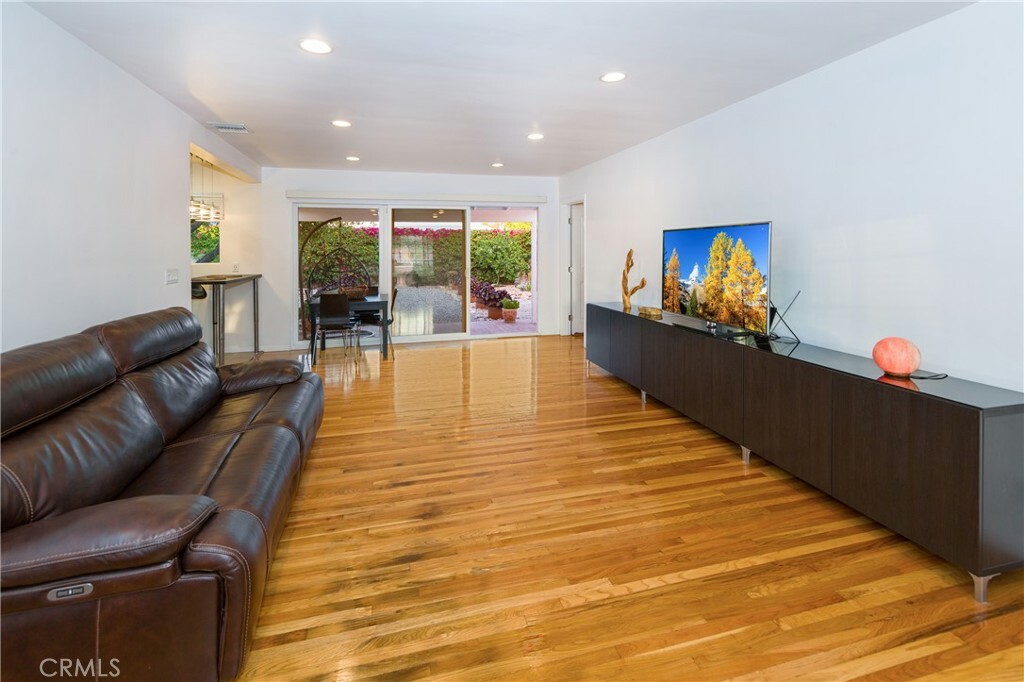 Property Photo: 7326 Leescott Avenue CA 91406