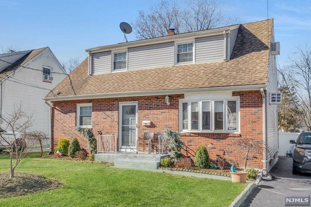 Property Photo:  552 Broughton Avenue  NJ 07003 