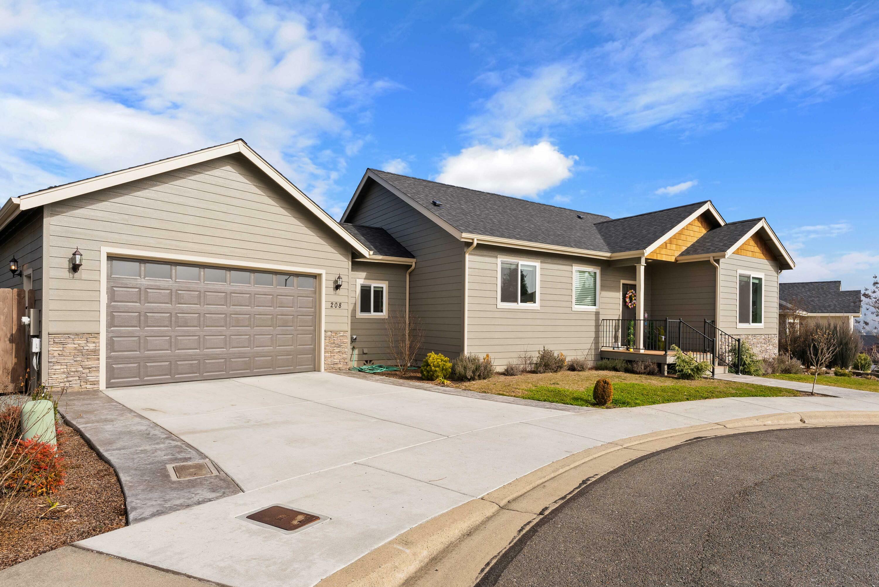 208 NW Knight Court  Grants Pass OR 97526 photo