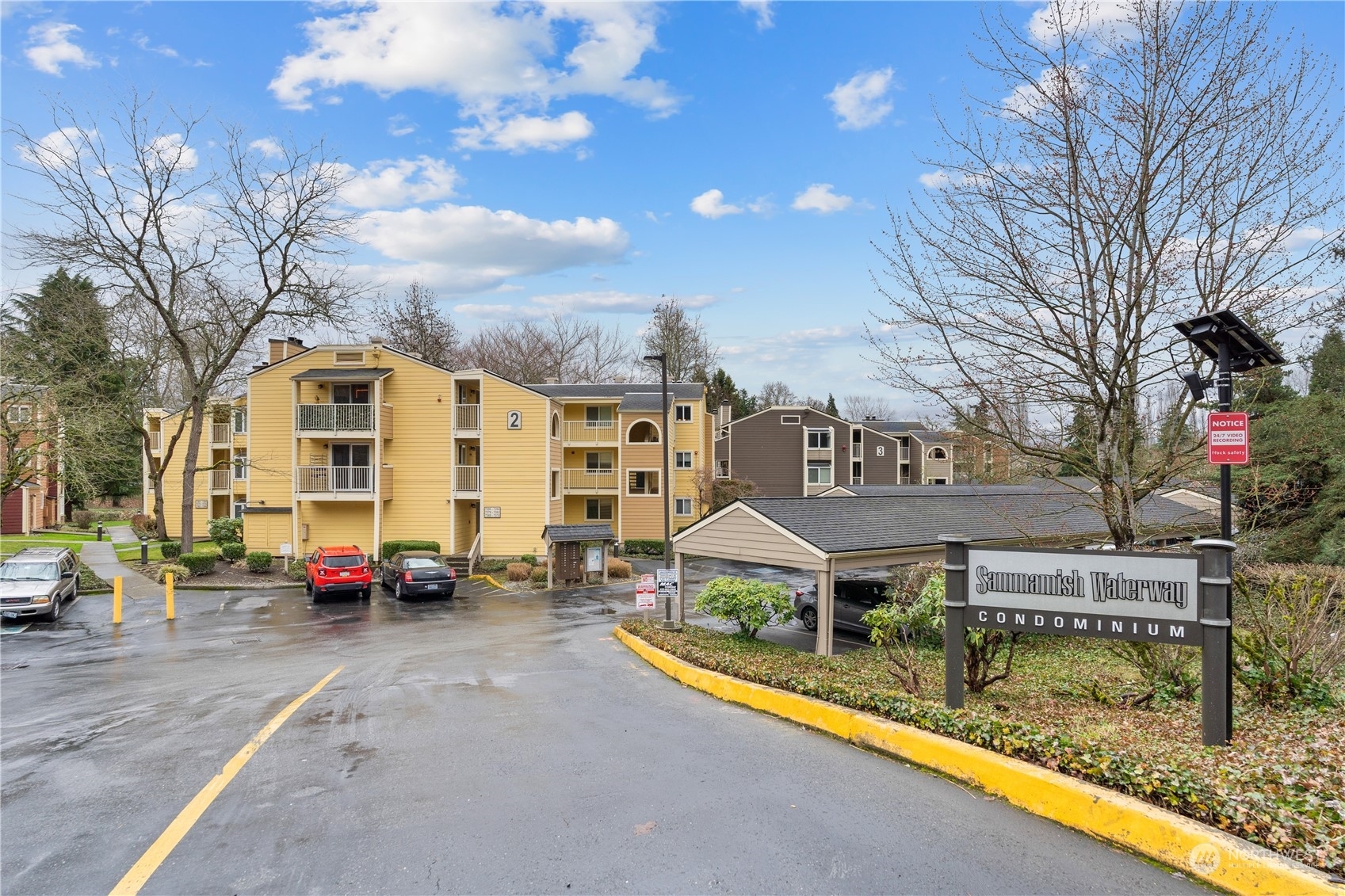 Property Photo: 7430 W Lake Sammamish Parkway NE 304 WA 98052