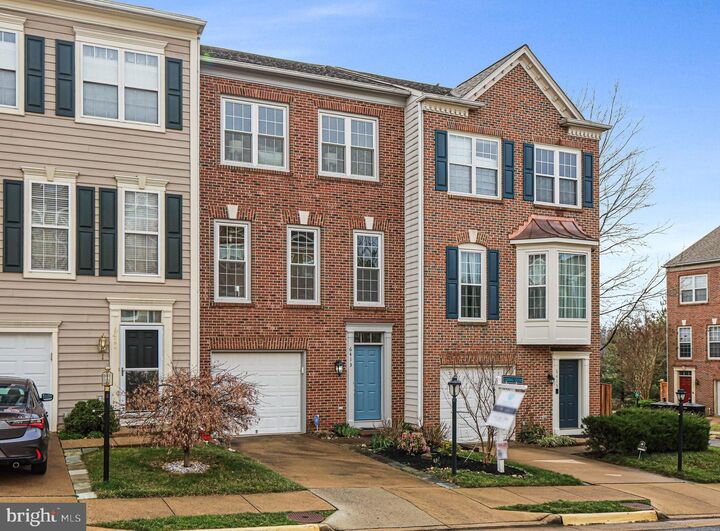 6413 Hawk View Lane  Alexandria VA 22312 photo