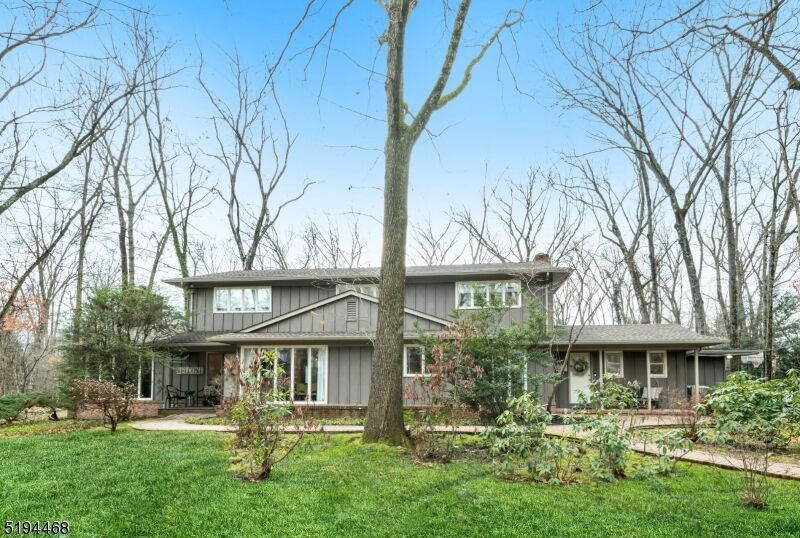 Property Photo:  401 Carriage Ln  NJ 07481 