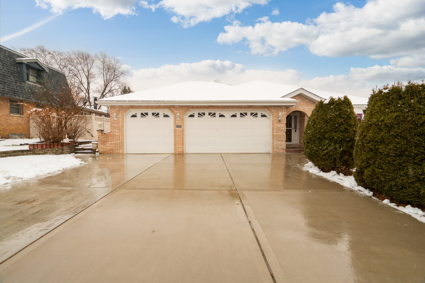 Property Photo:  8509 S 83rd Avenue  IL 60457 