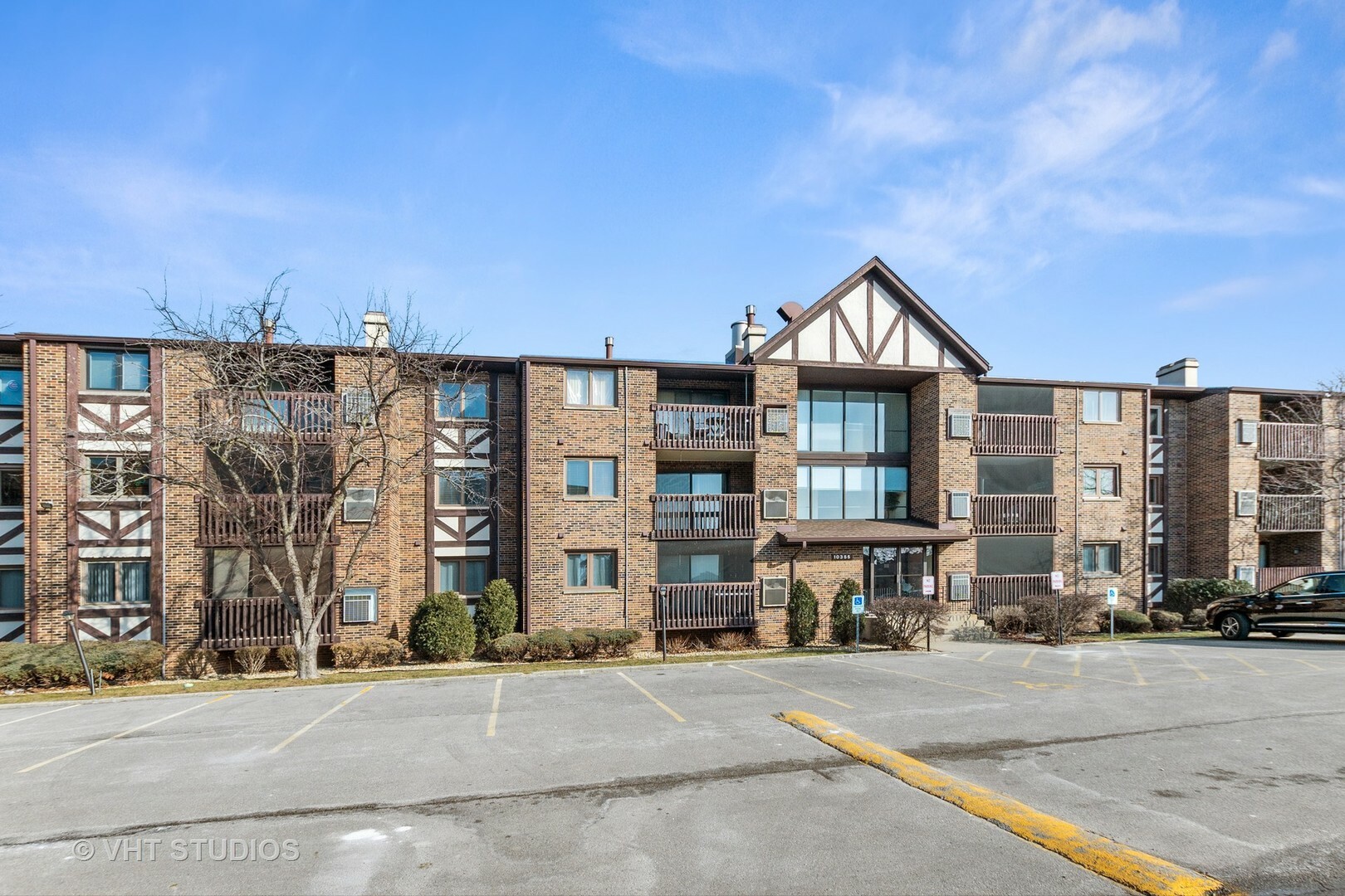 Property Photo: 10355 Menard Avenue 2-214 IL 60453