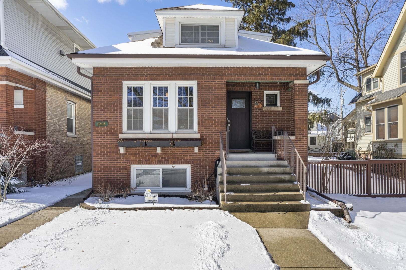 Property Photo: 6808 N Oleander Avenue IL 60631