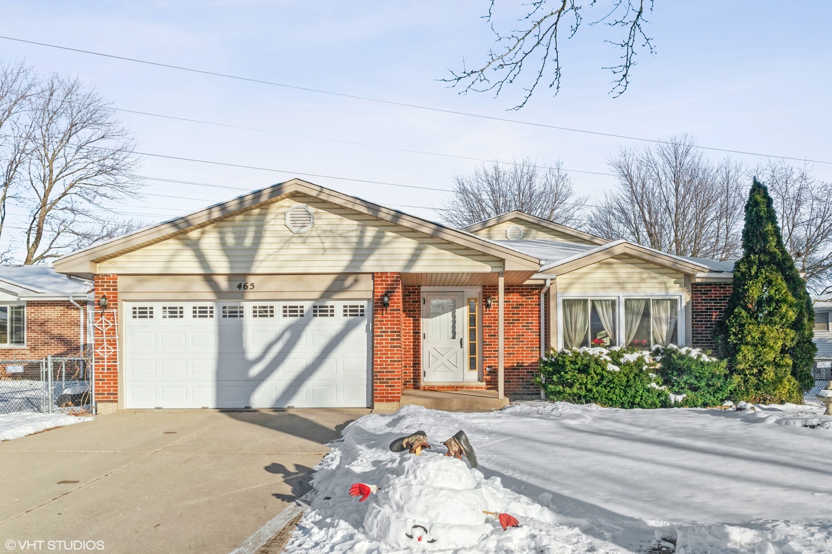 Property Photo:  465 Carman Avenue  IL 60089 