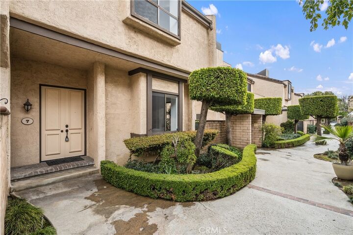 Property Photo:  435 Fairview Avenue 7  CA 91007 