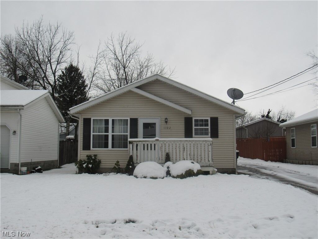Property Photo:  1102 Stratford Street  OH 44203 