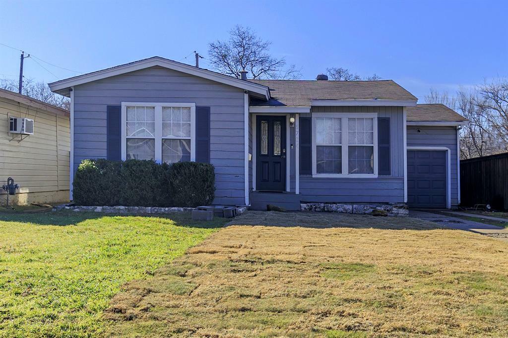 Property Photo: 5704 Hiett Court TX 76112