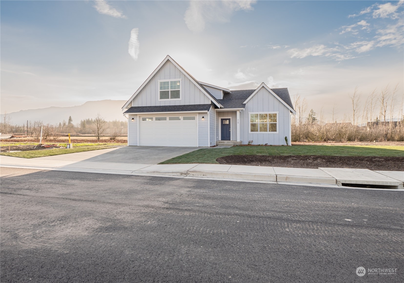 Property Photo: 310 Daybreak Lane WA 98276