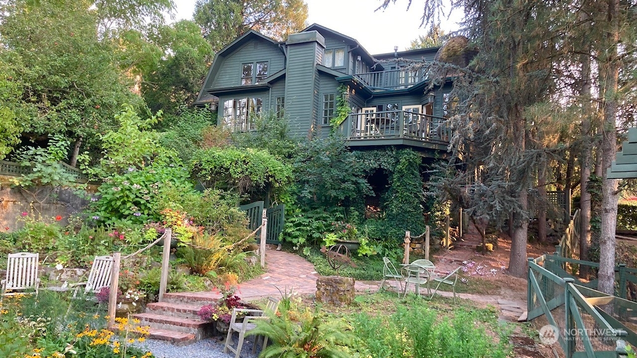 Property Photo: 301 32nd Avenue E WA 98112