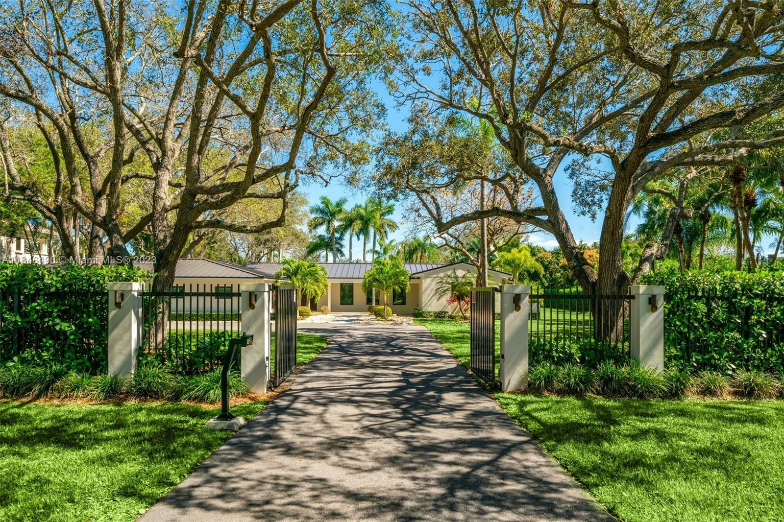 Property Photo: 12245 SW 64th Ave FL 33156