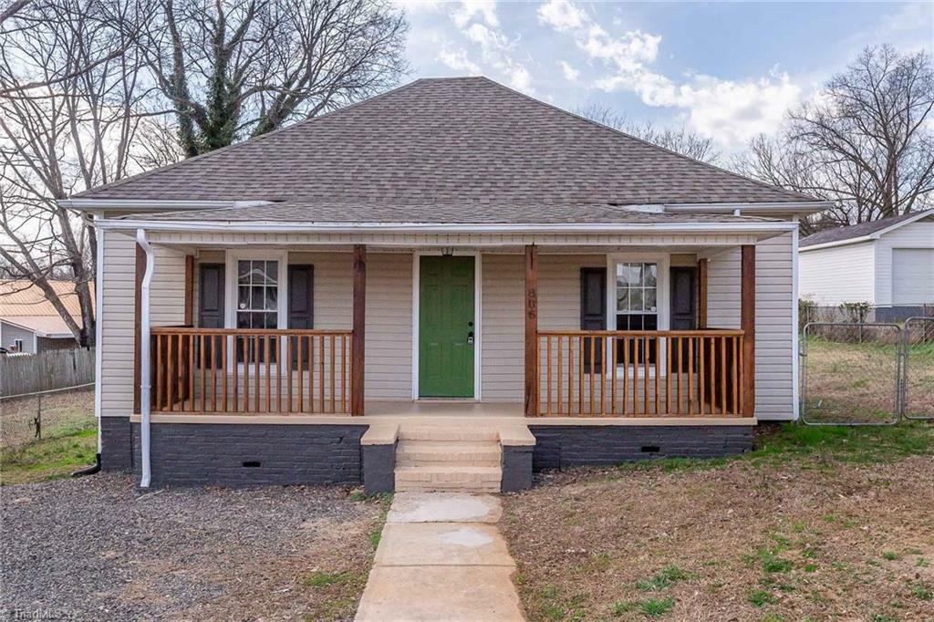 Property Photo:  805 McConnell Avenue  NC 27288 