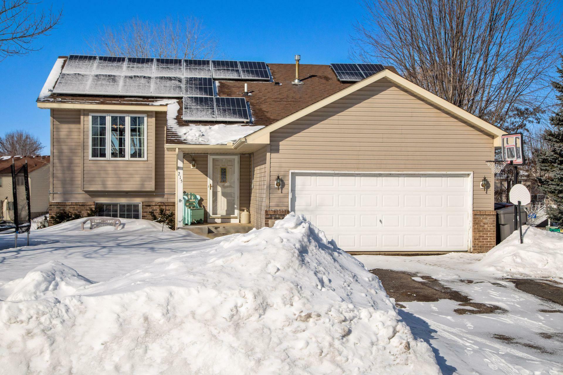 Property Photo:  215 Alva Street  MN 55387 