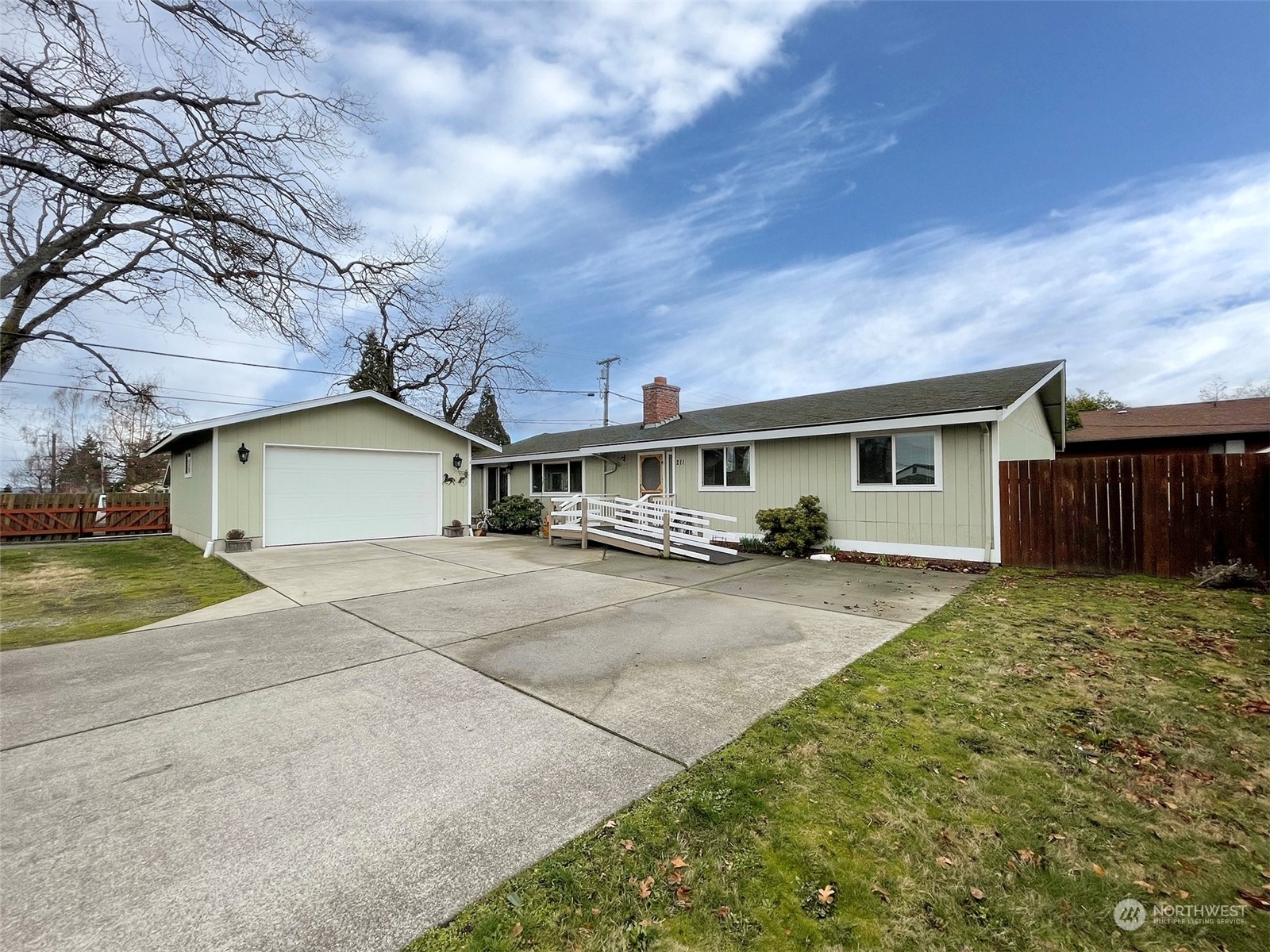 Property Photo:  211 E Fir Street  WA 98382 