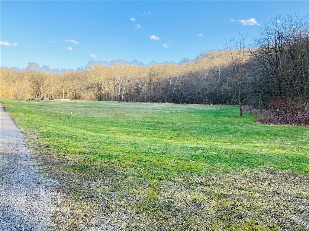 Property Photo:  537 Braznell Rd  PA 15442 