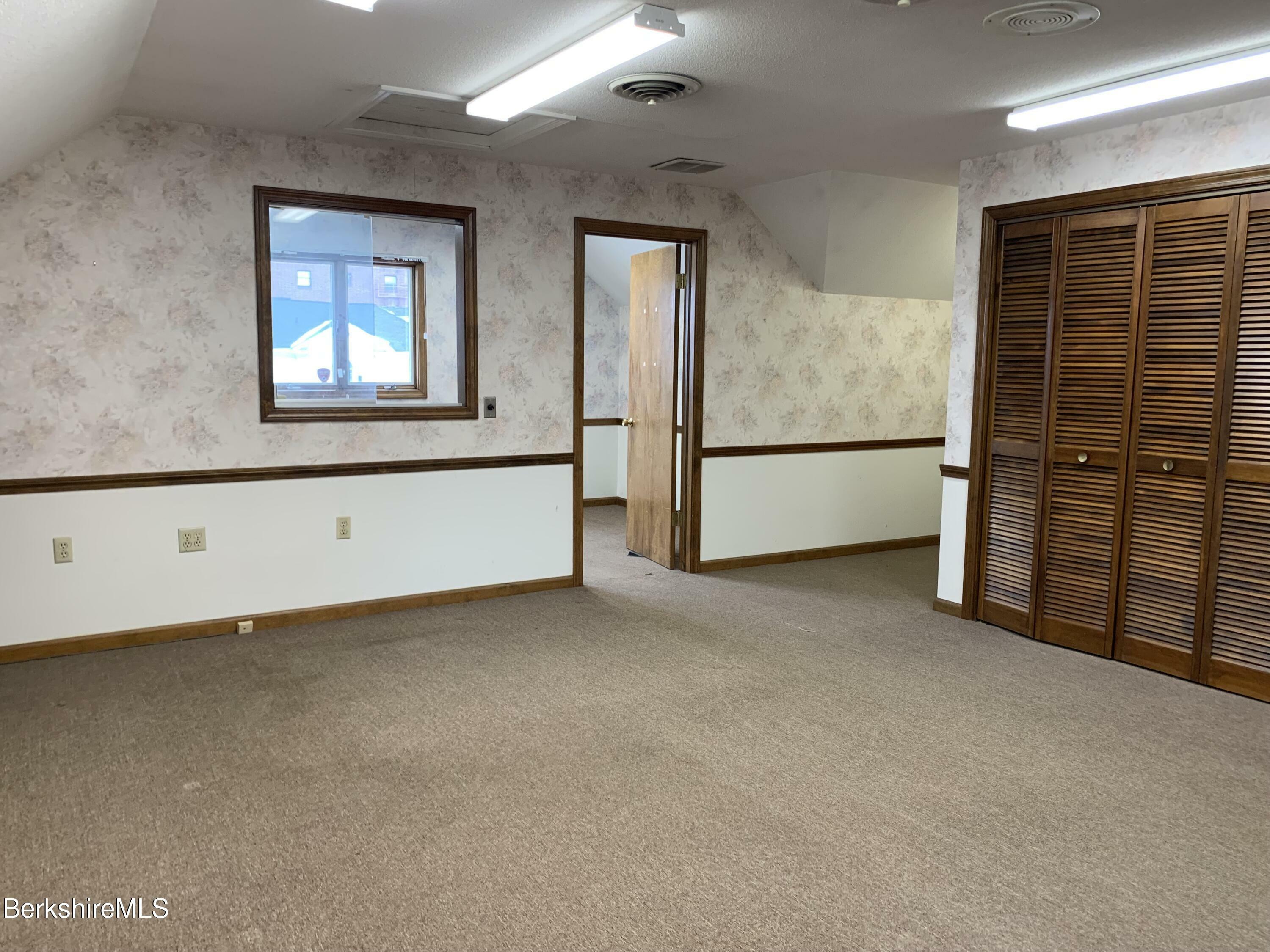 100 Wendell (304) Ave  Pittsfield MA 01201 photo