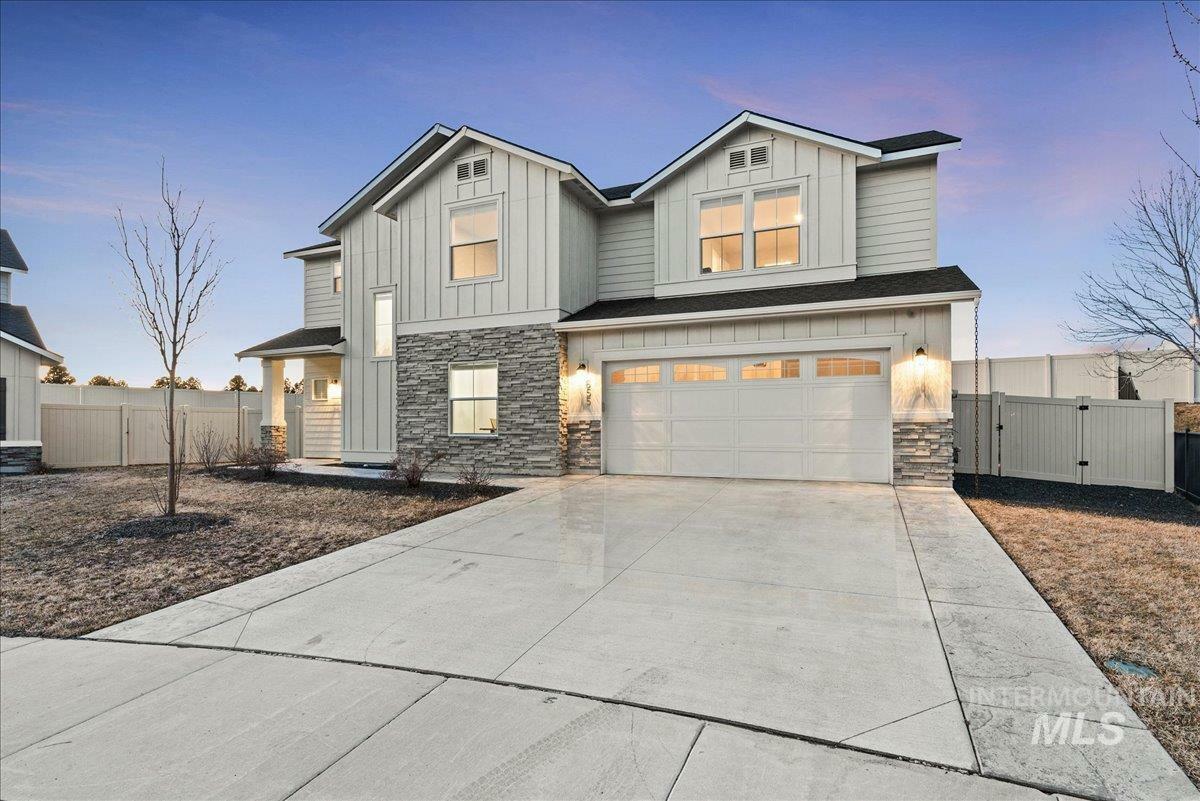 Property Photo: 655 N Sevenoaks Ave ID 83616
