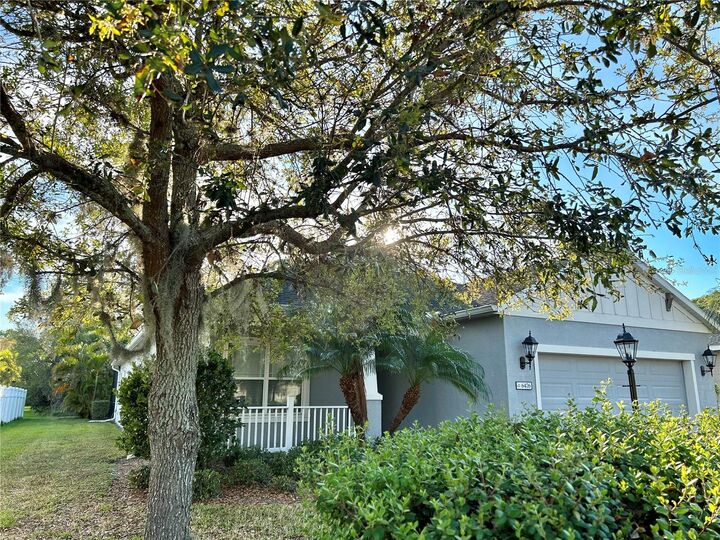 Property Photo:  6476 Autumn Woods Way  FL 34243 