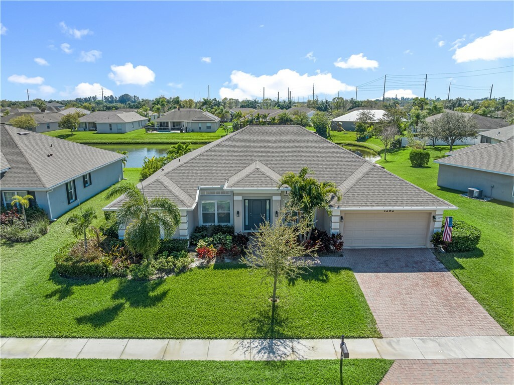 Property Photo:  1282 Scarlet Oak Circle  FL 32966 