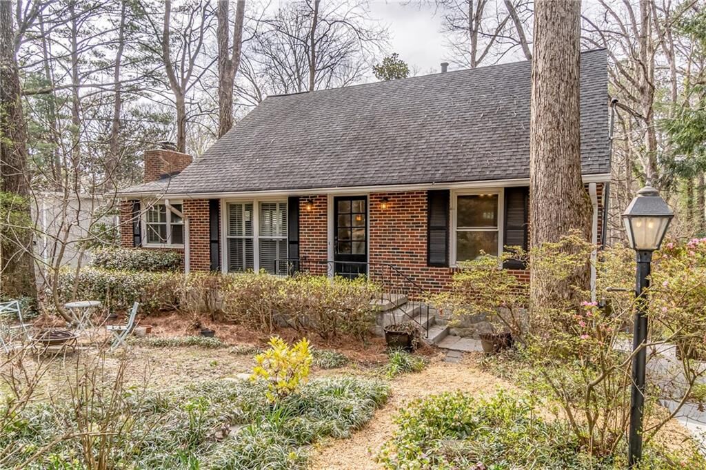 Property Photo:  2825 Ridgemore Road NW  GA 30318 