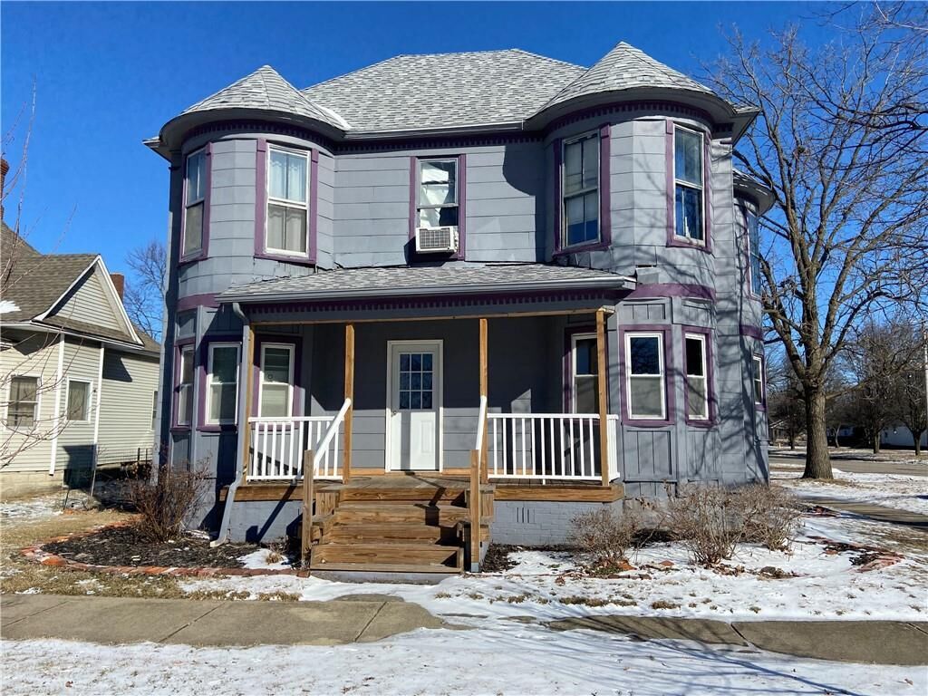 Property Photo:  1400 Champaign Avenue   61938 
