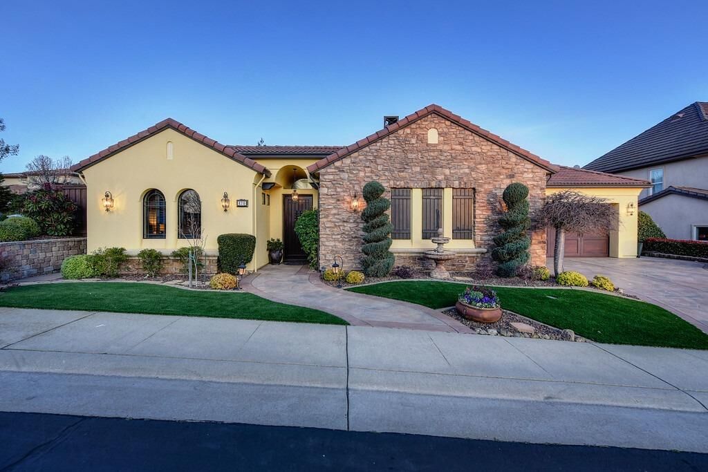 Property Photo: 826 Eagle Ridge Circle CA 95630