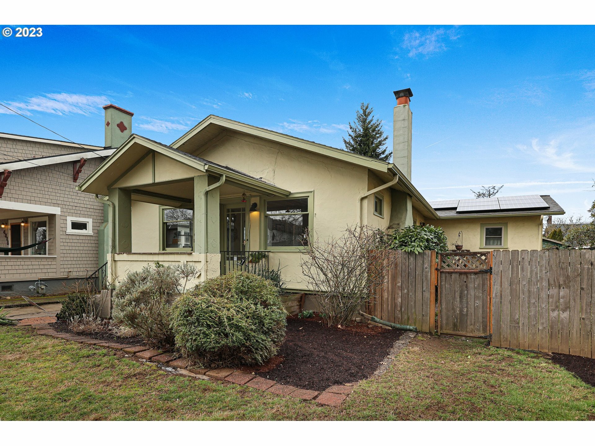 Property Photo:  4809 SE 75th Ave  OR 97206 