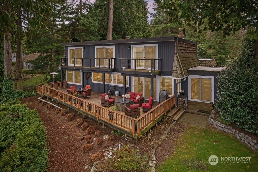 Property Photo:  11056 NE Mountain View Road  WA 98110 