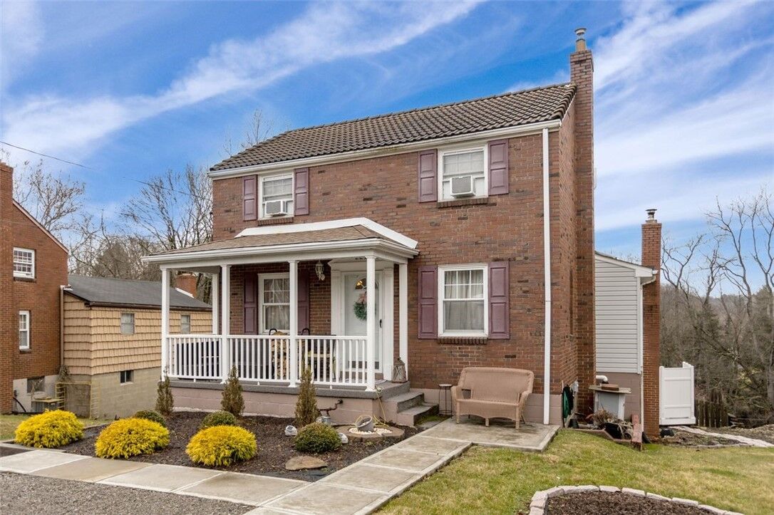 Property Photo:  221 Verna Dr  PA 15209 