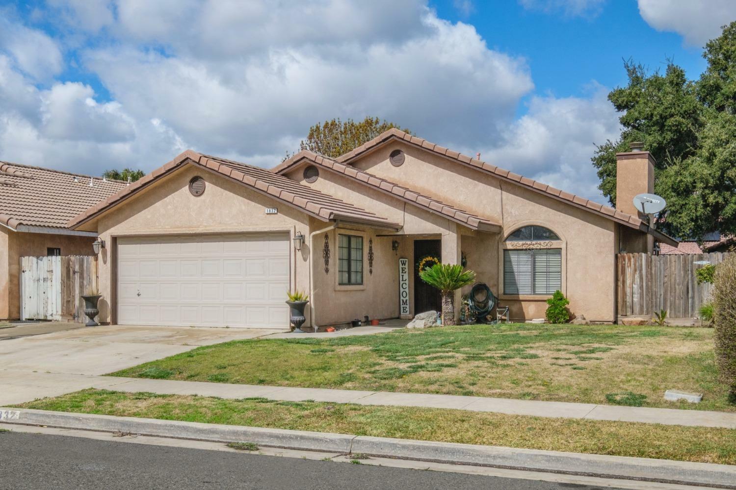 Property Photo:  1832 Pyramid Ave  CA 93274 