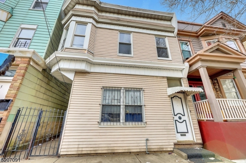 Property Photo:  53 Hawkins St 2  NJ 07105 