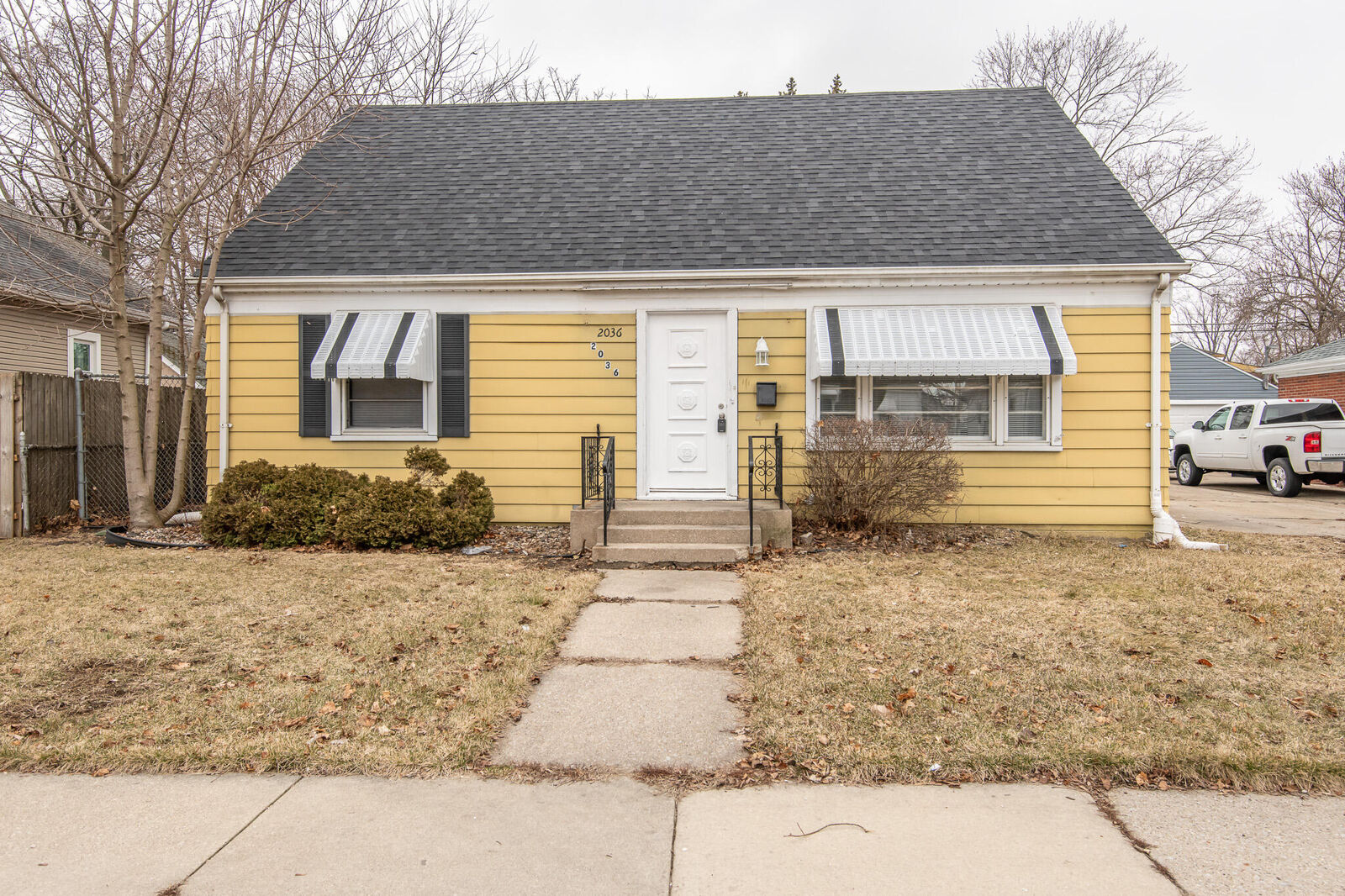 Property Photo: 2036 Carlisle Ave WI 53404