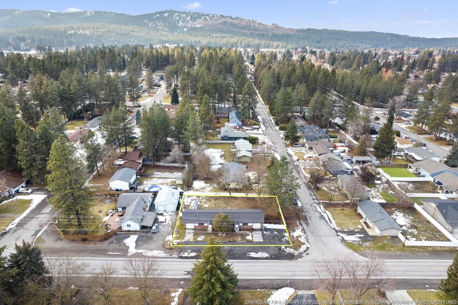 Property Photo: 2806 S Bowdish Rd WA 99206