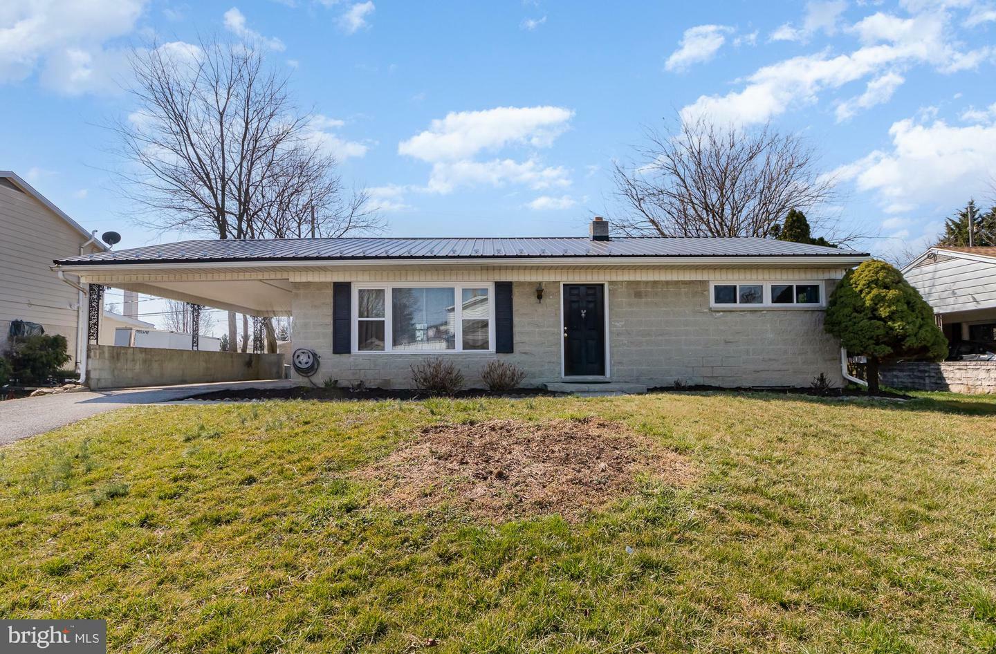 Property Photo:  1250 Lancer Lane  PA 17404 