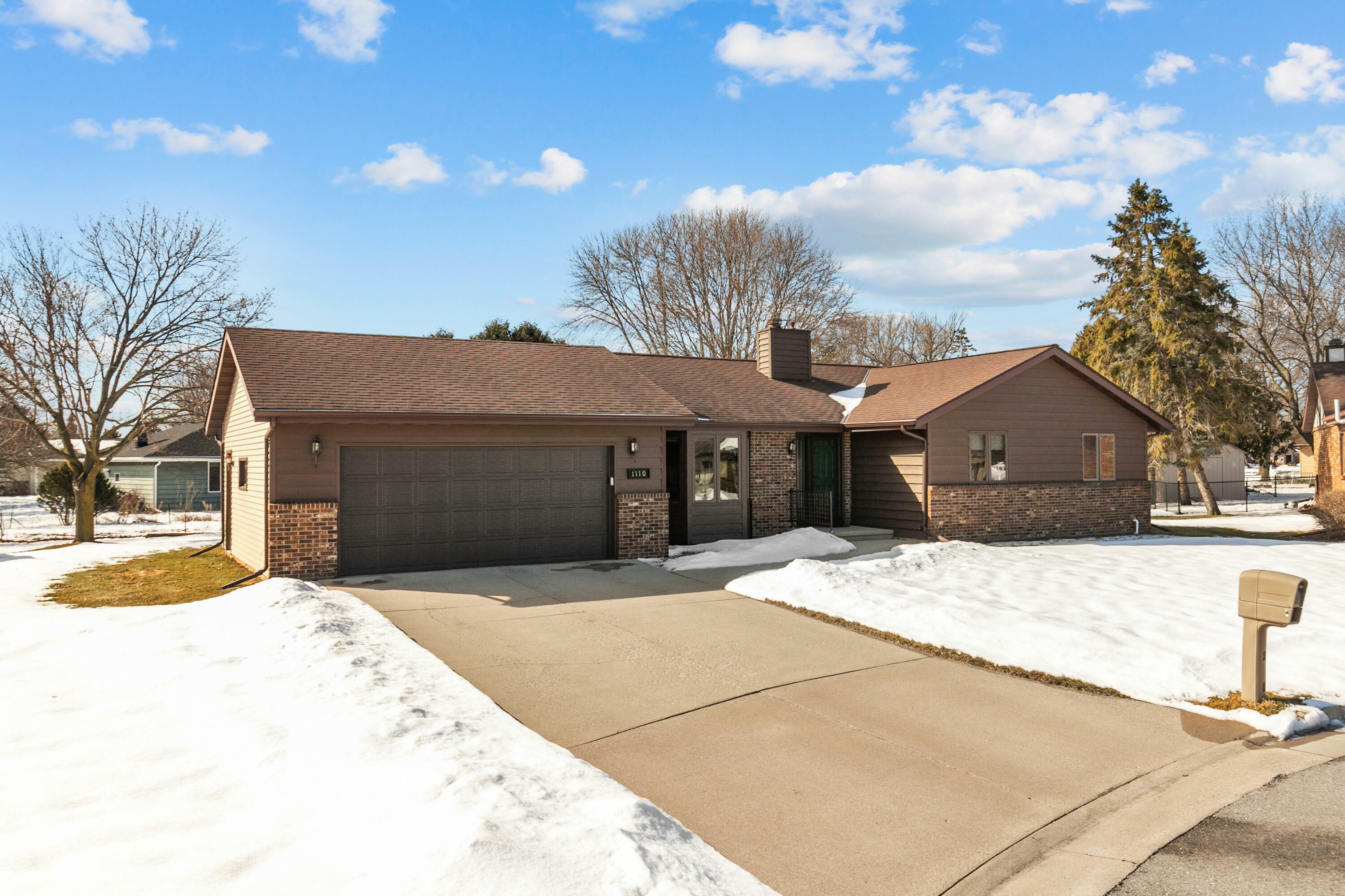 Property Photo:  1110 Whiting Ct  WI 54956 