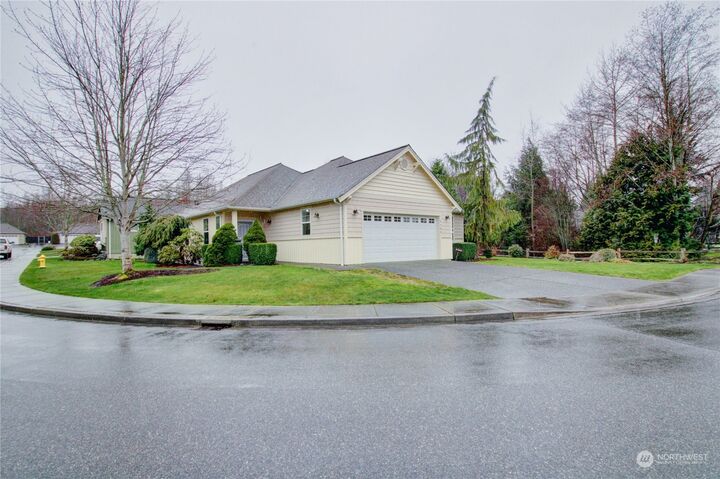 Property Photo:  2503 Stonebridge Way 17  WA 98273 