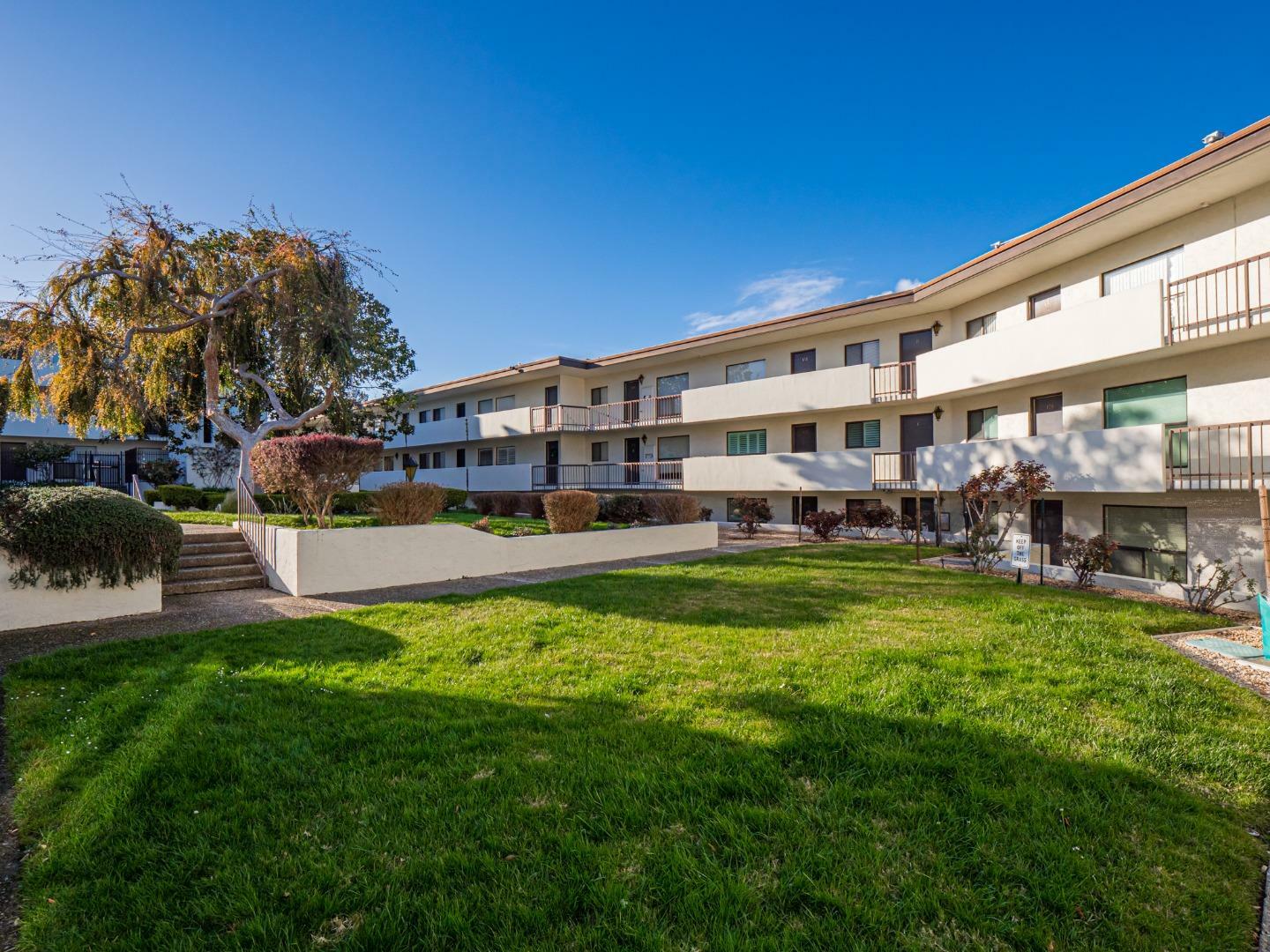 Property Photo:  500 Glenwood Circle 117  CA 93940 