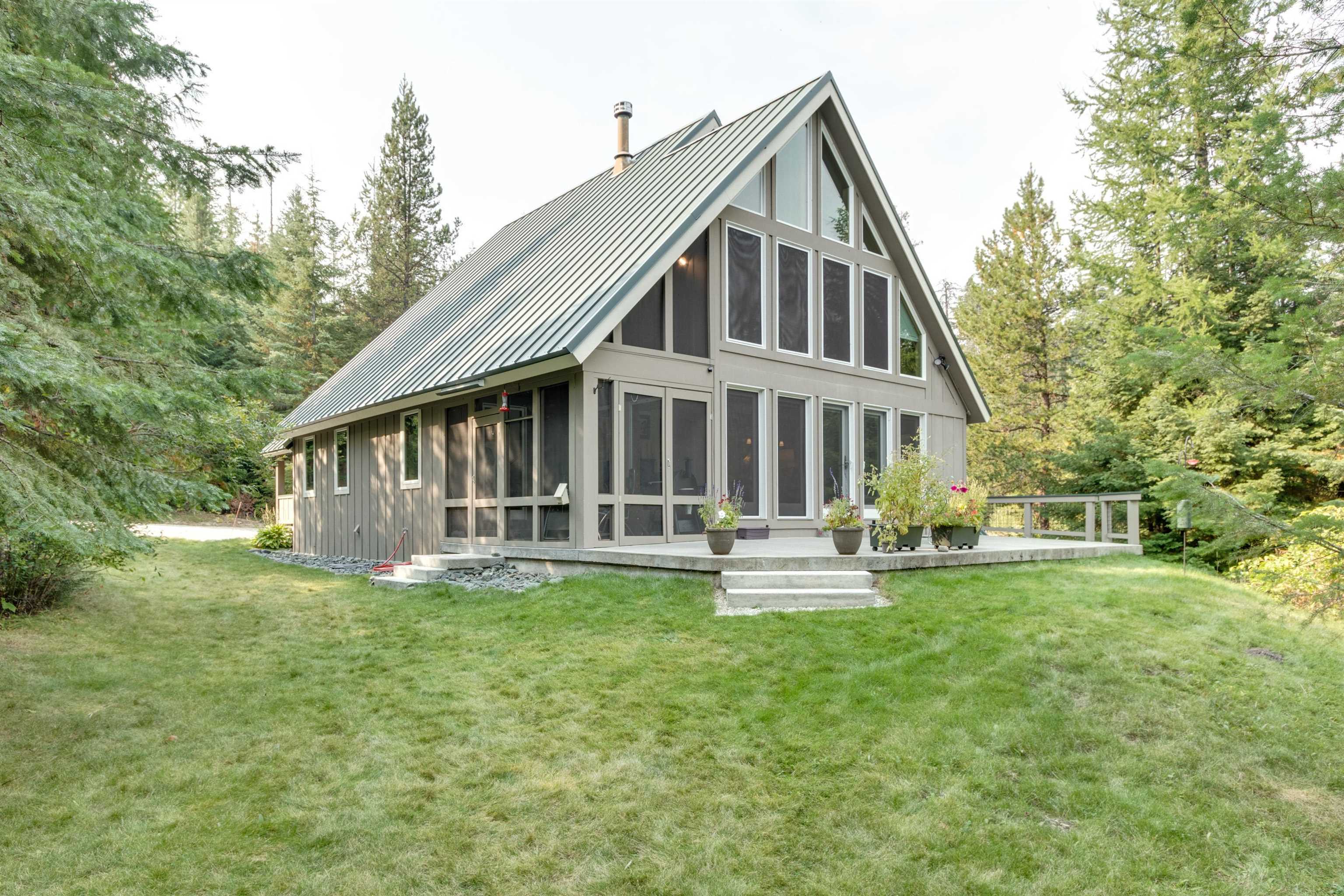 Property Photo:  2990 Leslie Creek Rd  WA 99109 